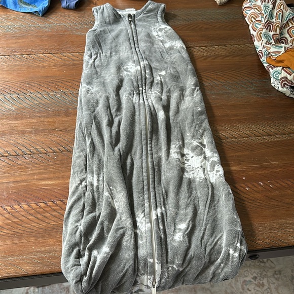 2 bamboo pjs Millie + Roo size 6-12 and sleep sack size medium from Larkspur. - Picture 7 of 8